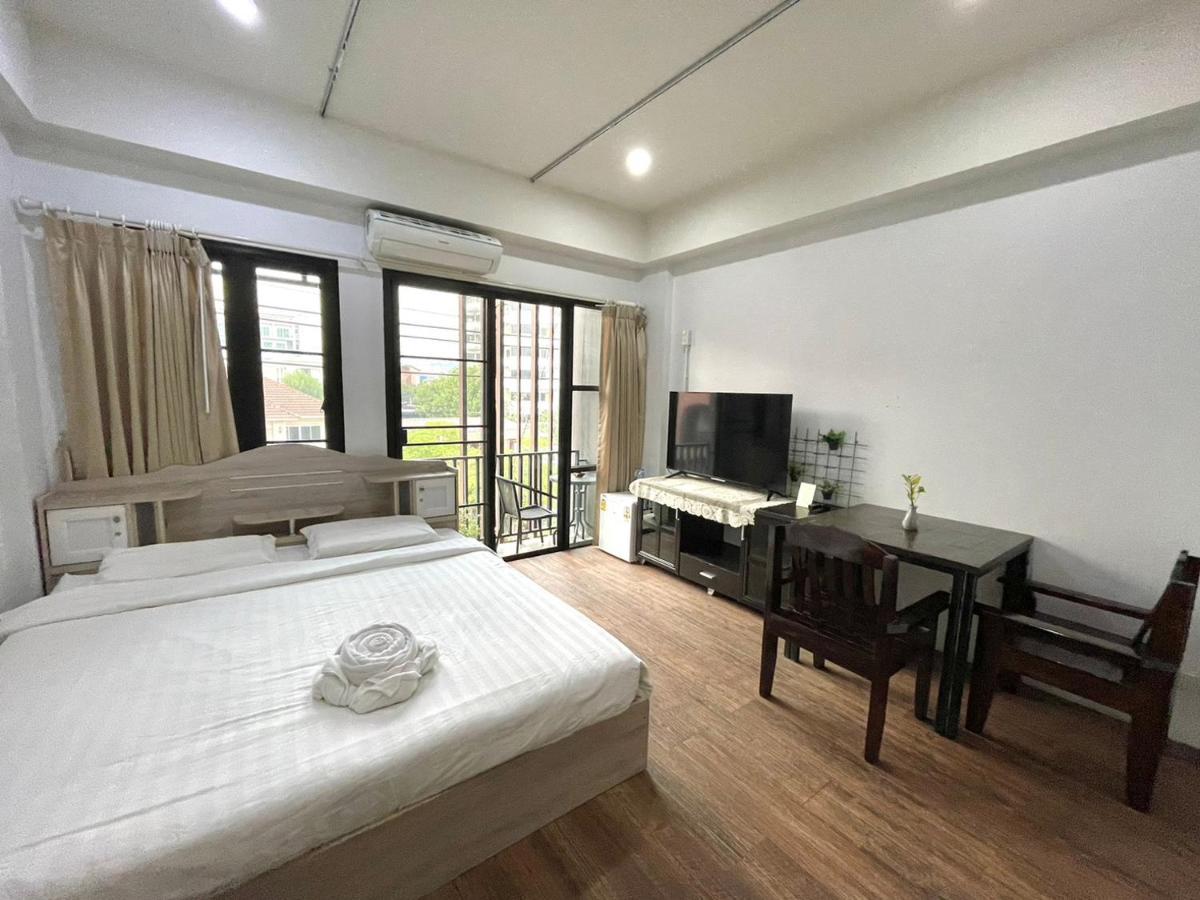 Bake Room Hostel เชียงใหม่ ภายนอก รูปภาพ