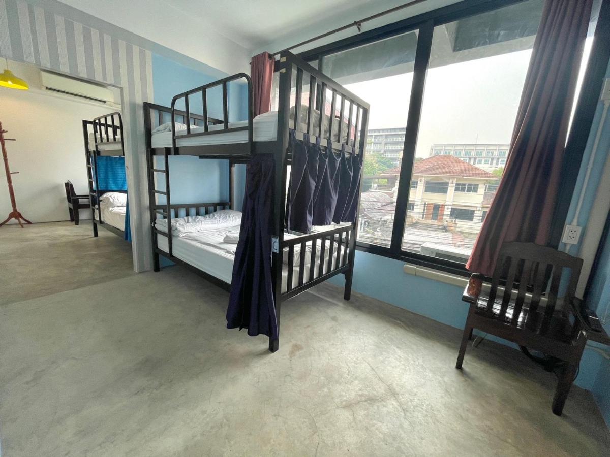 Bake Room Hostel เชียงใหม่ ภายนอก รูปภาพ